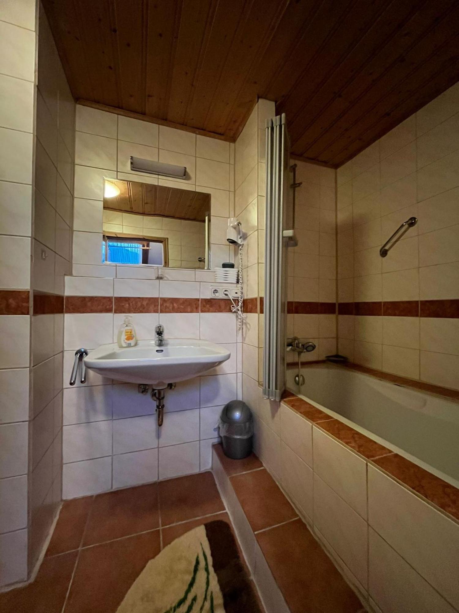Pension Huber Фишбахау Экстерьер фото